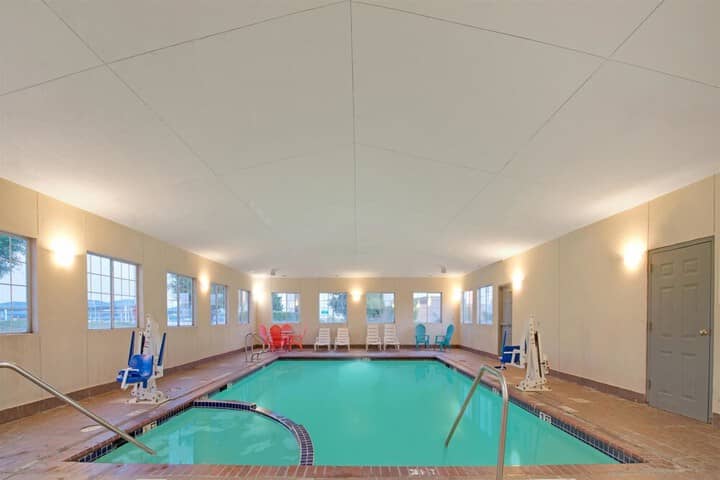 Pool 19 of 27