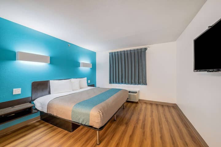 Room 5 of 27
