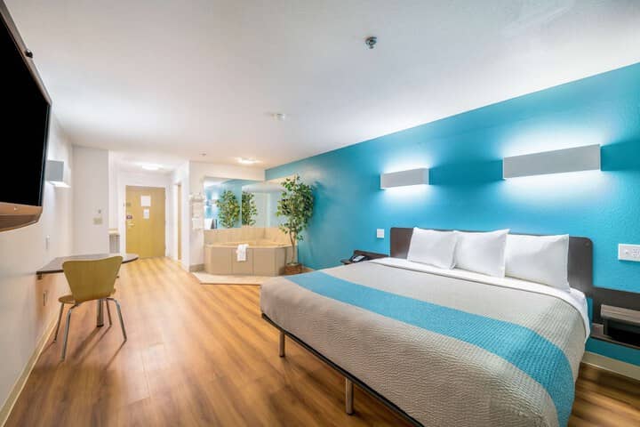 Room 3 of 27