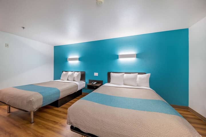 Room 4 of 27