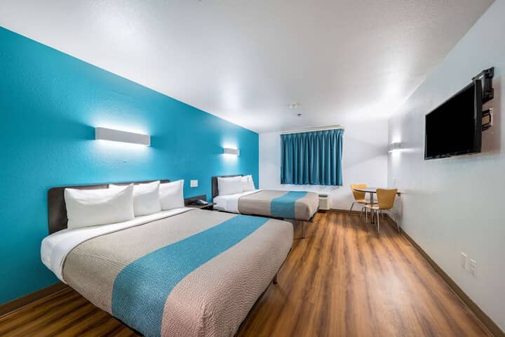 Room 6 of 27